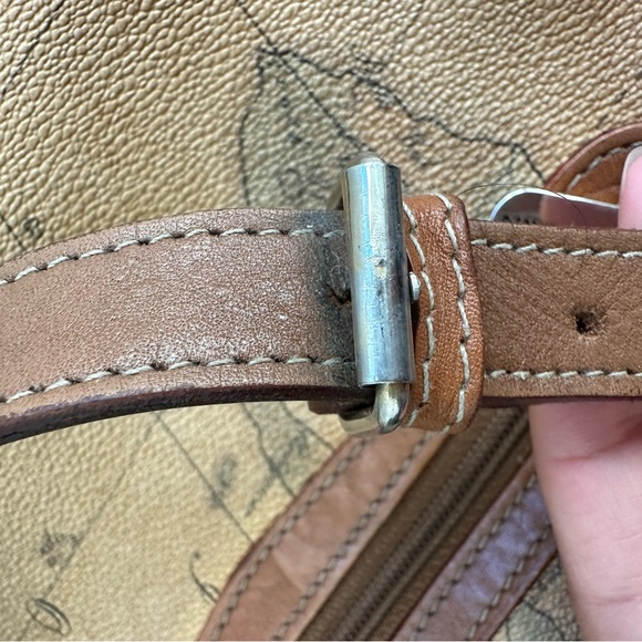 Pierre Balmain Authentic Vintage World Map Crossbody - Picture 7 of 14